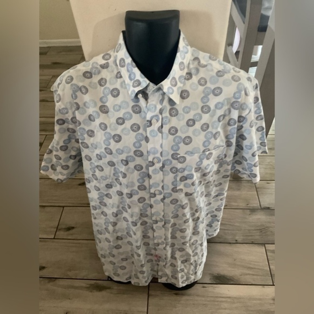Men’s used Old Navy the classic size XL short sleeve shirt slim fit - Picture 1 of 4